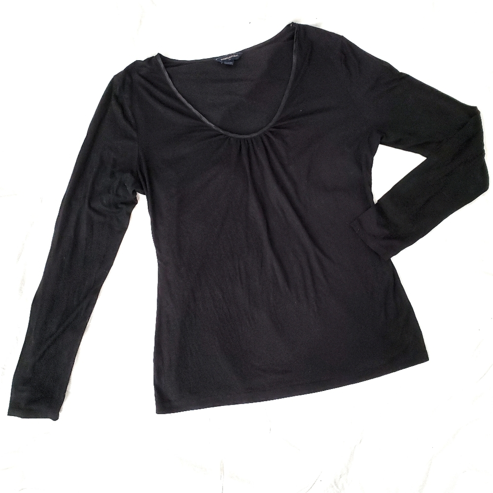 Banana Republic Black V-Neck Long Sleeve Tee